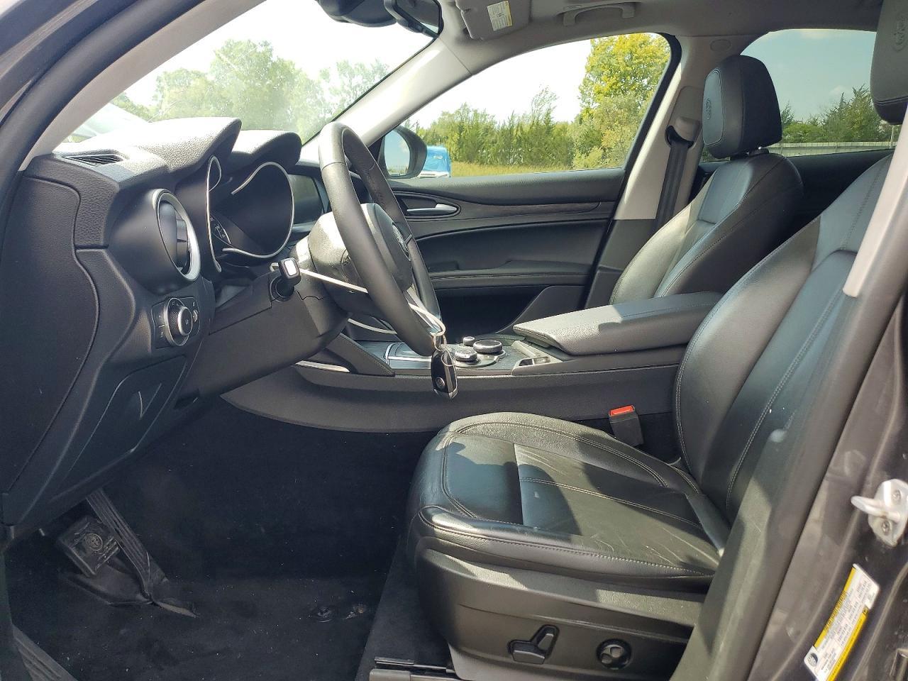 2018 Alfa Romeo Stelvio - Image 7