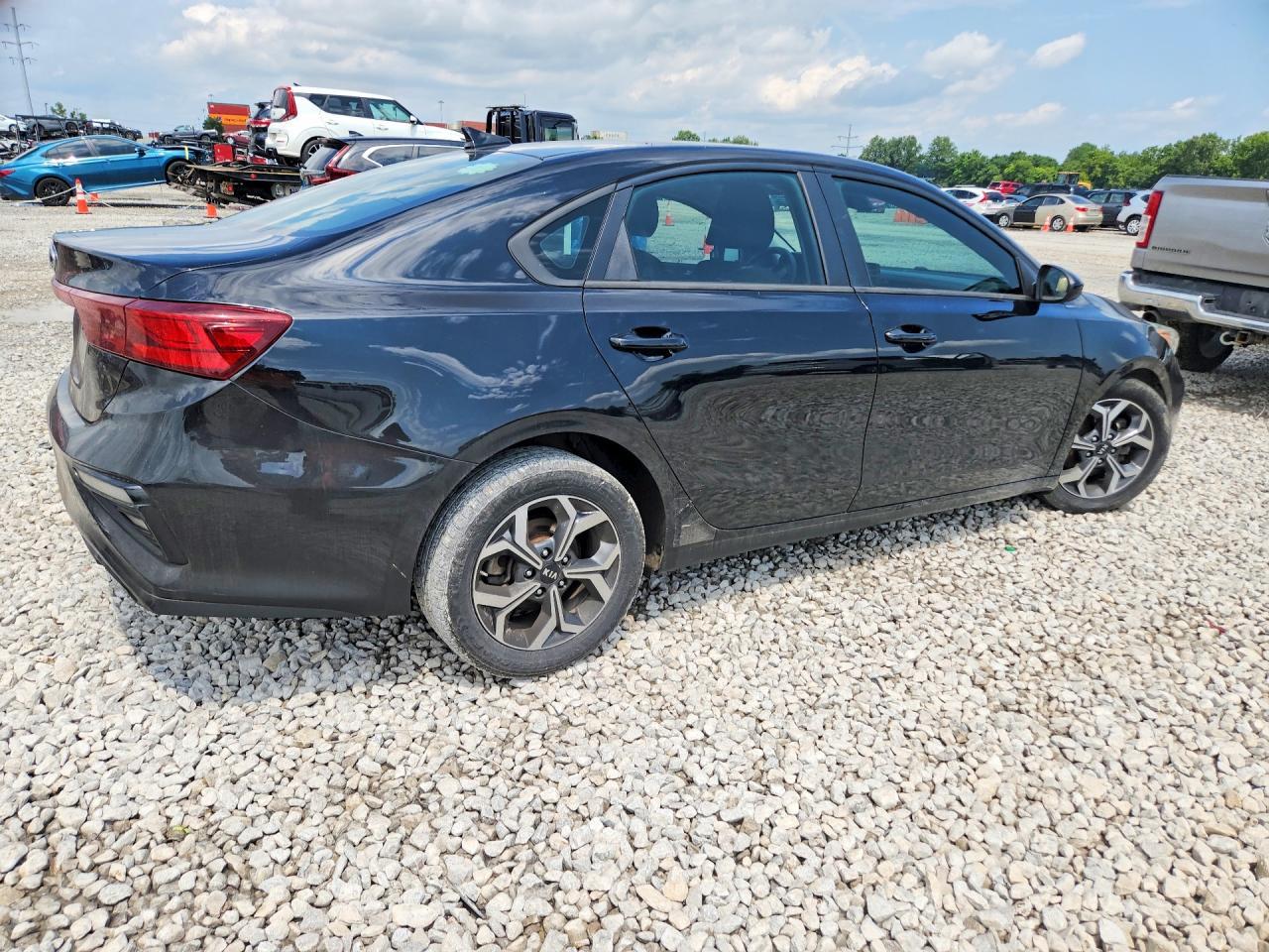 2020 Kia Forte Lxs - Фото 3