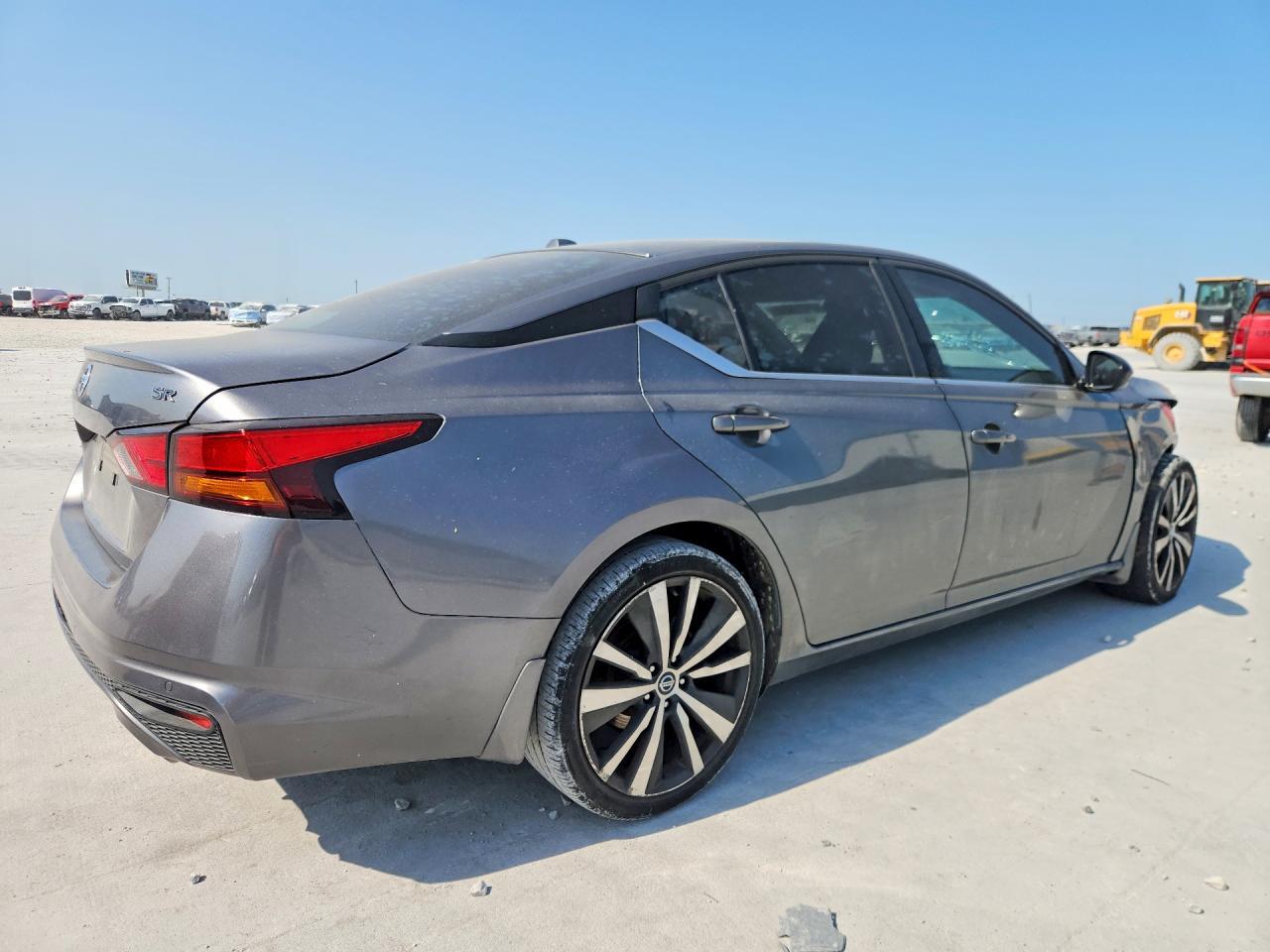 2022 Nissan Altima Sr - Image 3