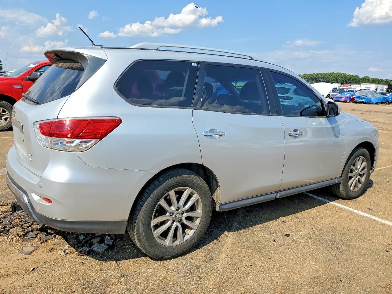 2013 Nissan Pathfinder S - Фото 3