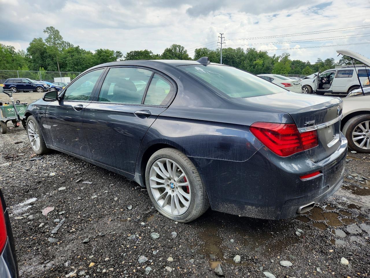 2013 BMW 750 Lxi - Фото 2