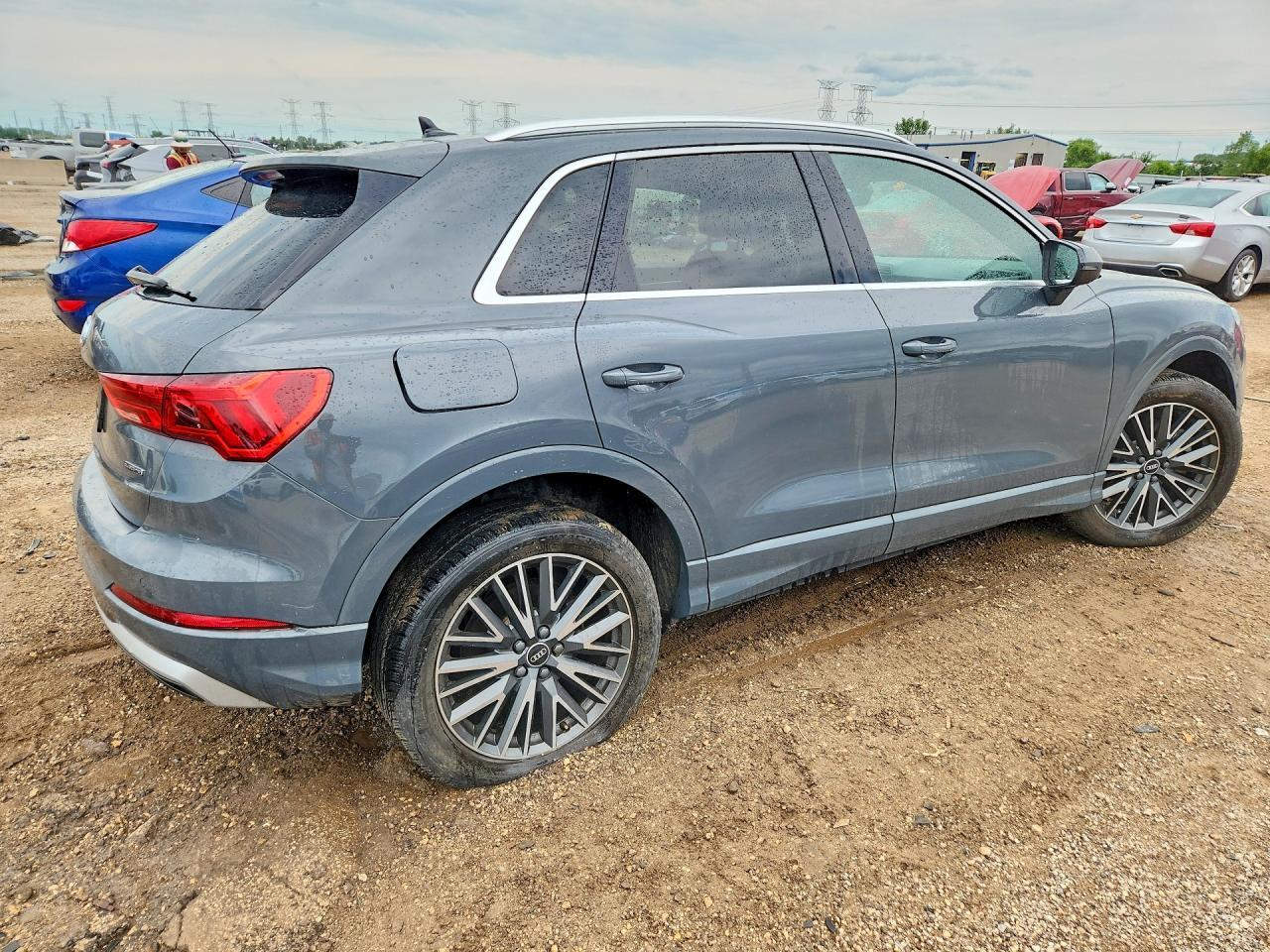 2021 Audi Q3 Premium Plus 40 - Фото 3