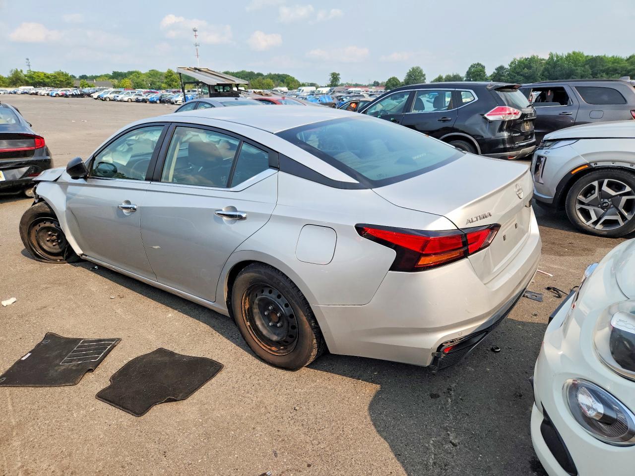 2024 Nissan Altima S - Фото 2