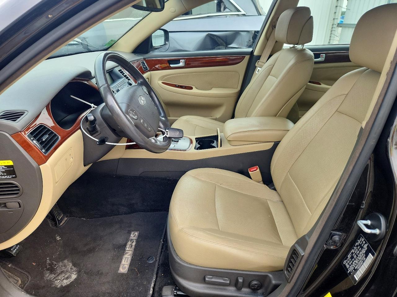 2014 Hyundai Genesis 3.8L - Image 7