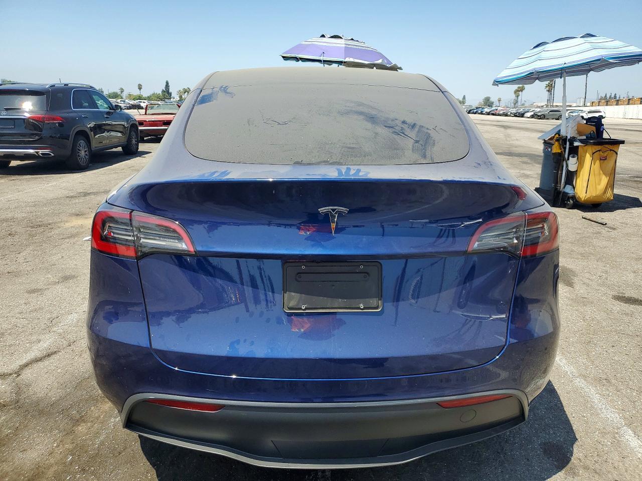 2023 Tesla Model Y - Image 6