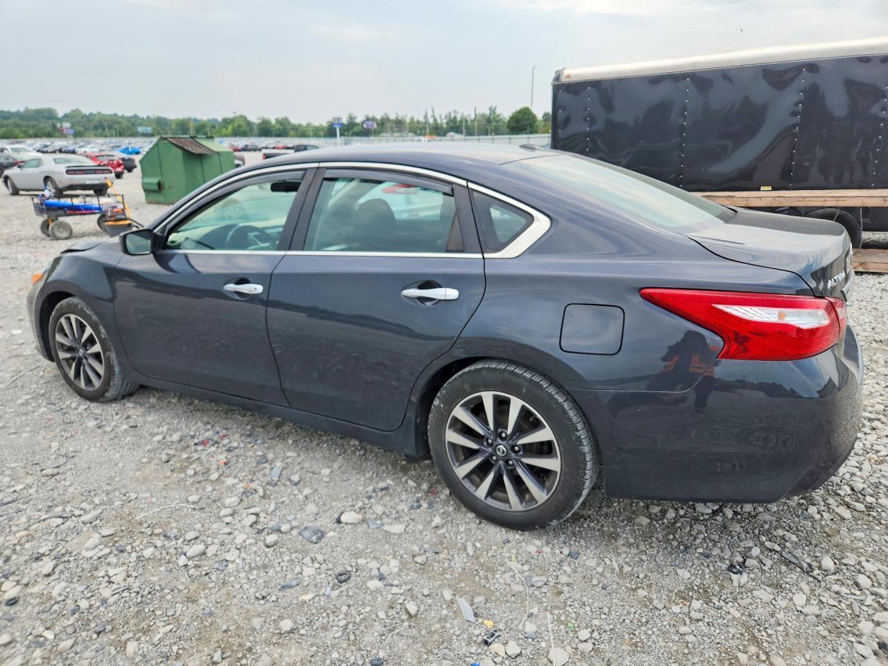 2017 Nissan Altima 2.5 - Фото 2