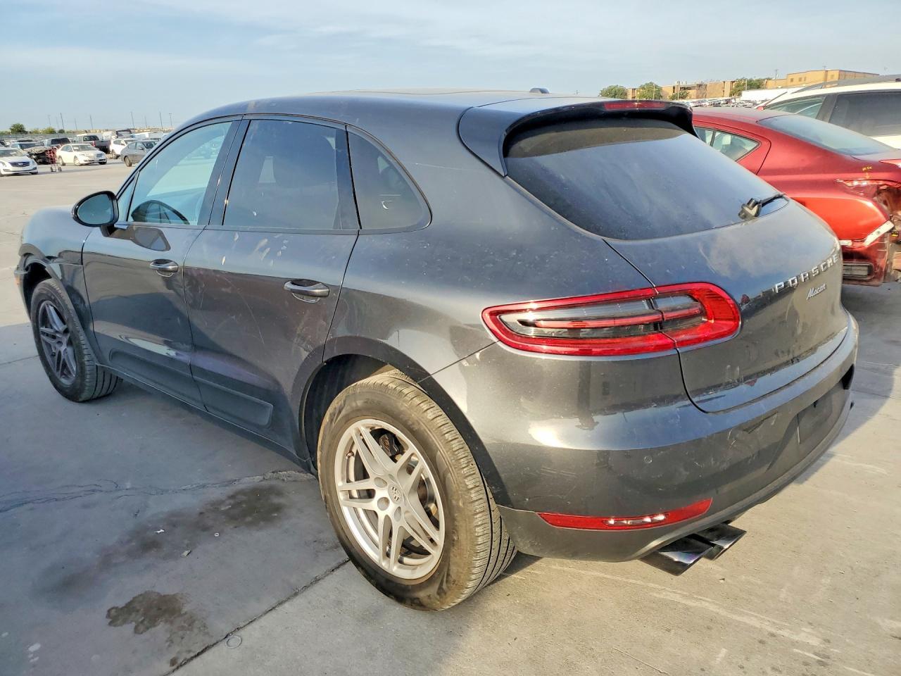 2018 Porsche Macan Macan - Image 2