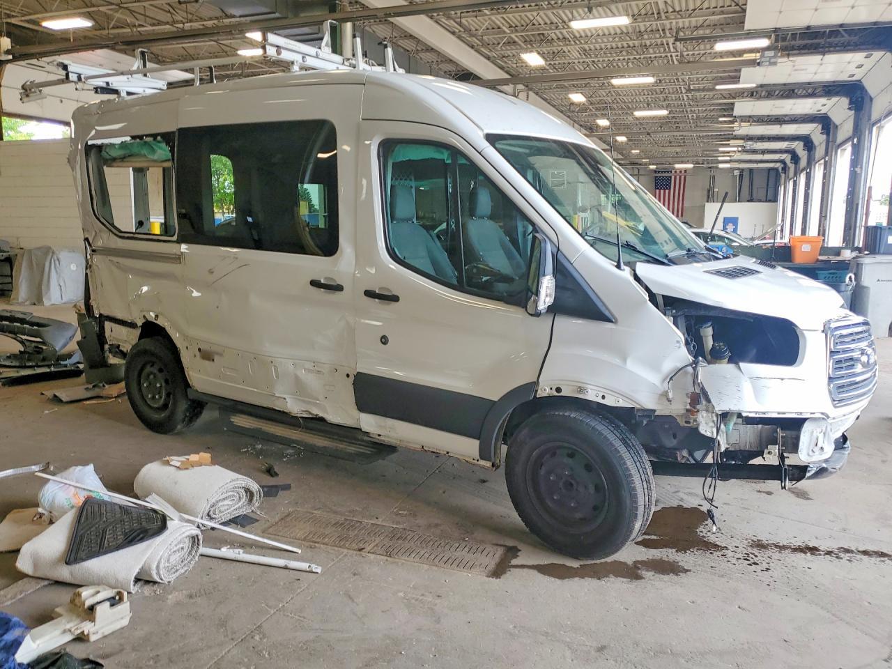 2015 Ford Transit T-150 Delivery Van - Фото 4