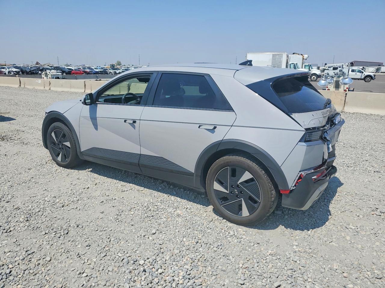 2025 Hyundai Ioniq 5 Se - Фото 2
