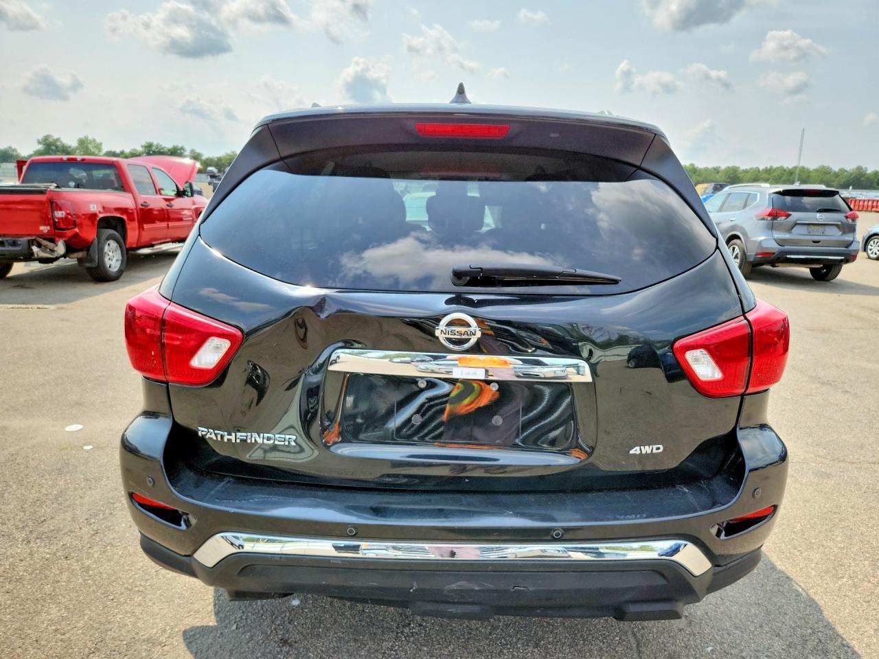 2020 Nissan Pathfinder S - Фото 6