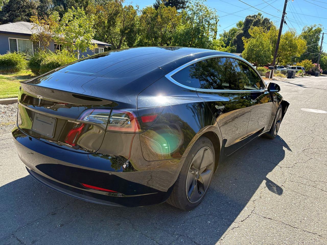 2019 Tesla Model 3 - Фото 4