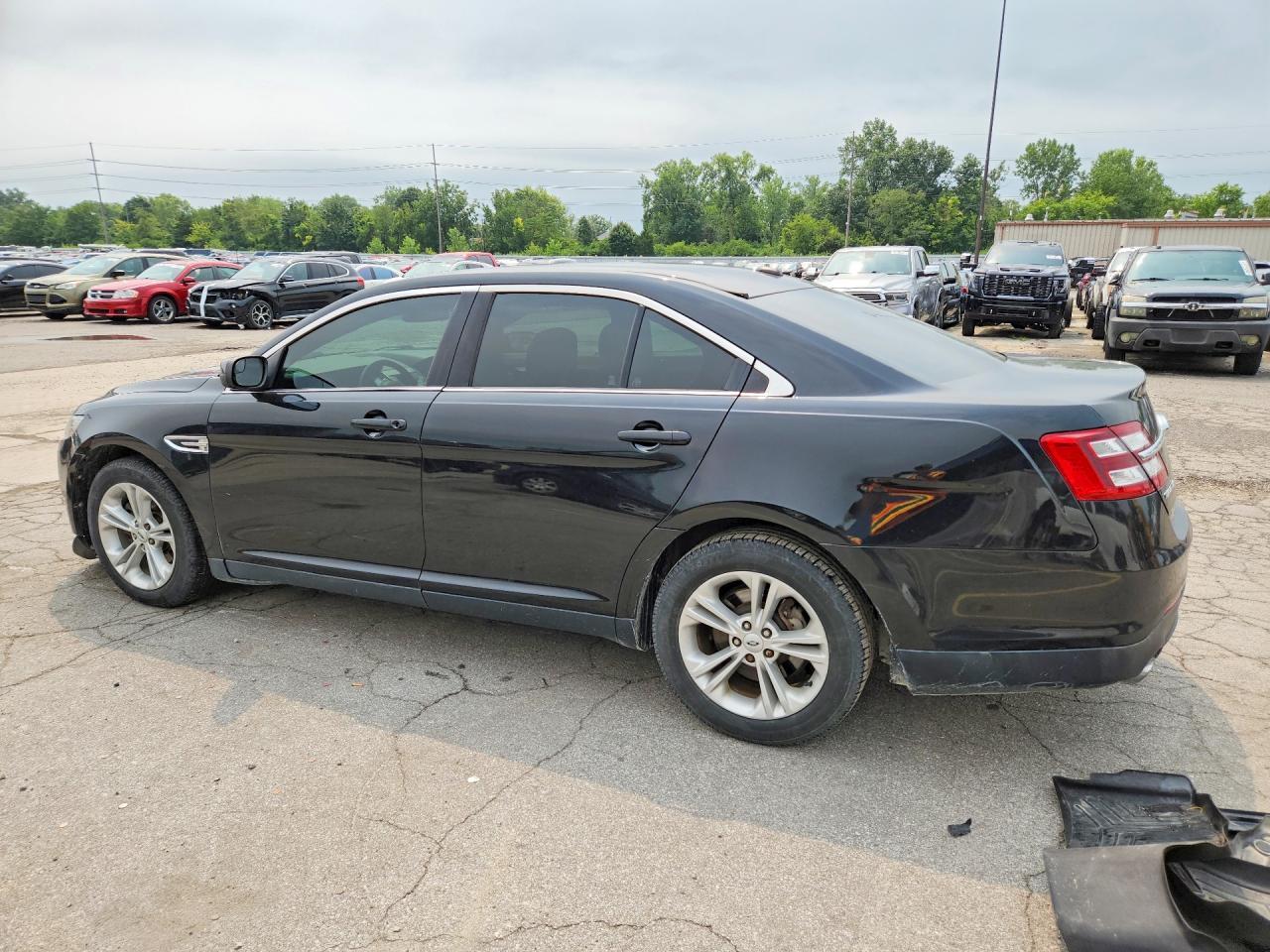2015 Ford Taurus Sel - Image 2