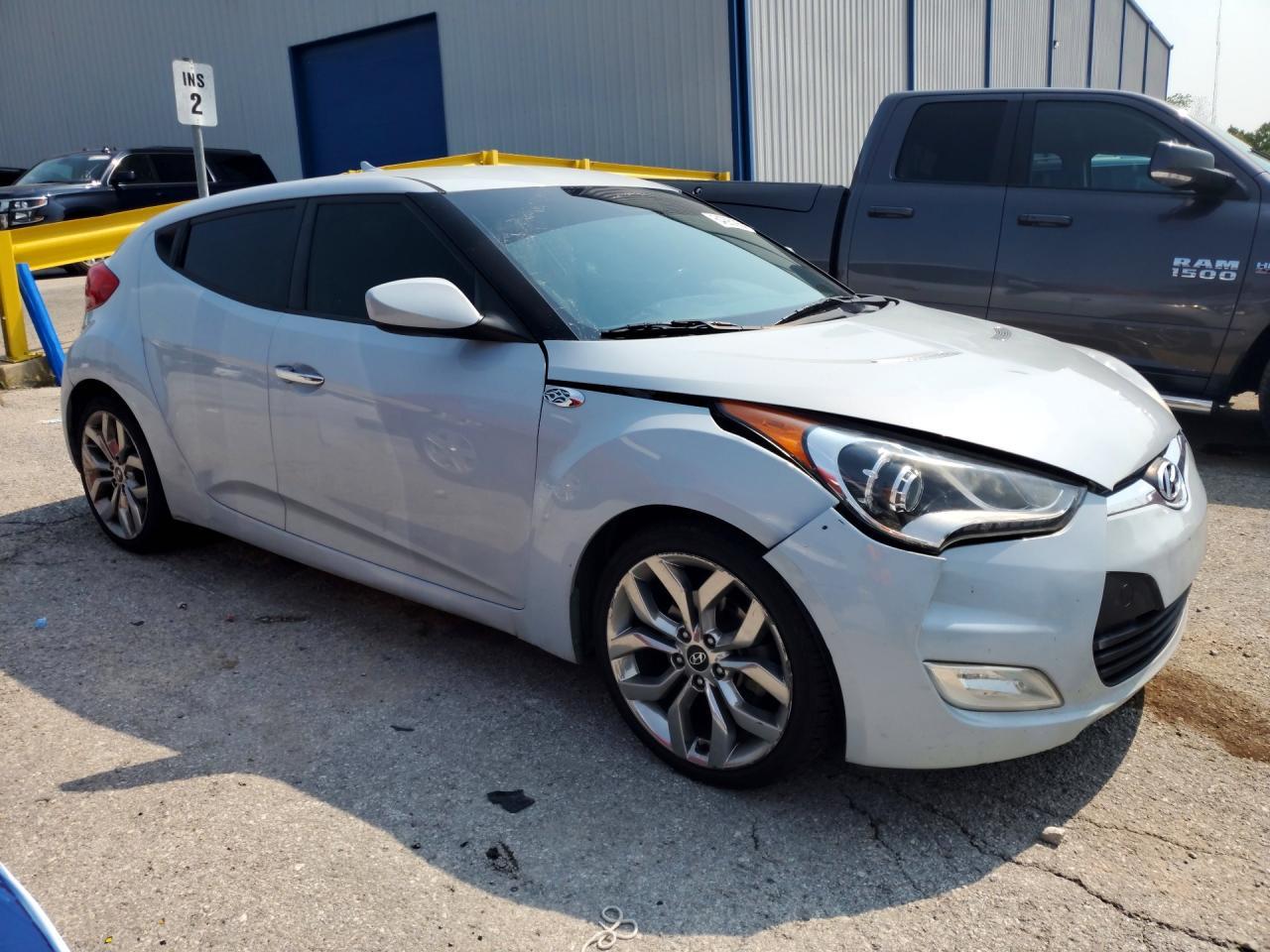 2015 Hyundai Veloster Re:flex - Фото 4