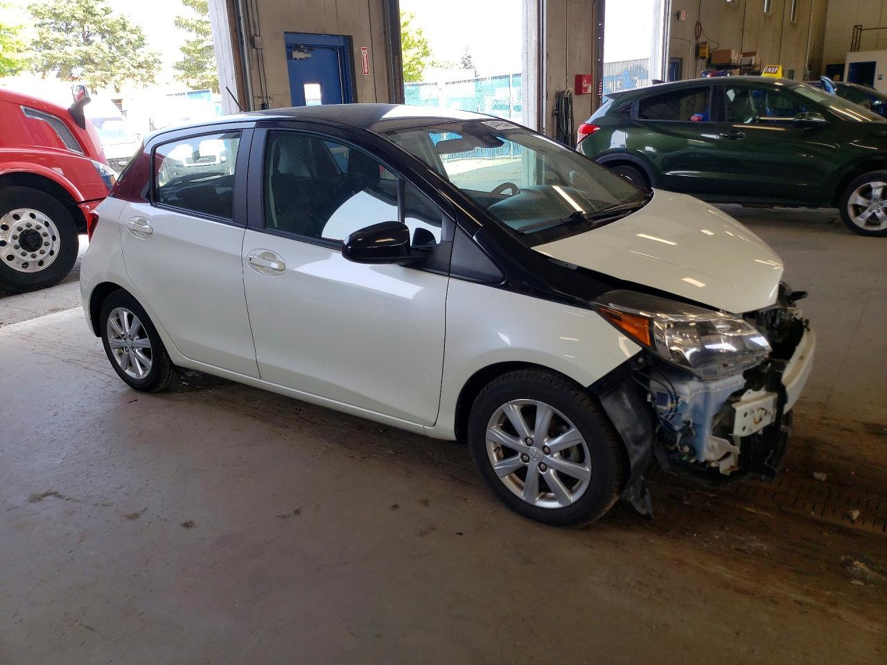 2017 Toyota Yaris 5-Door Le - Фото 4