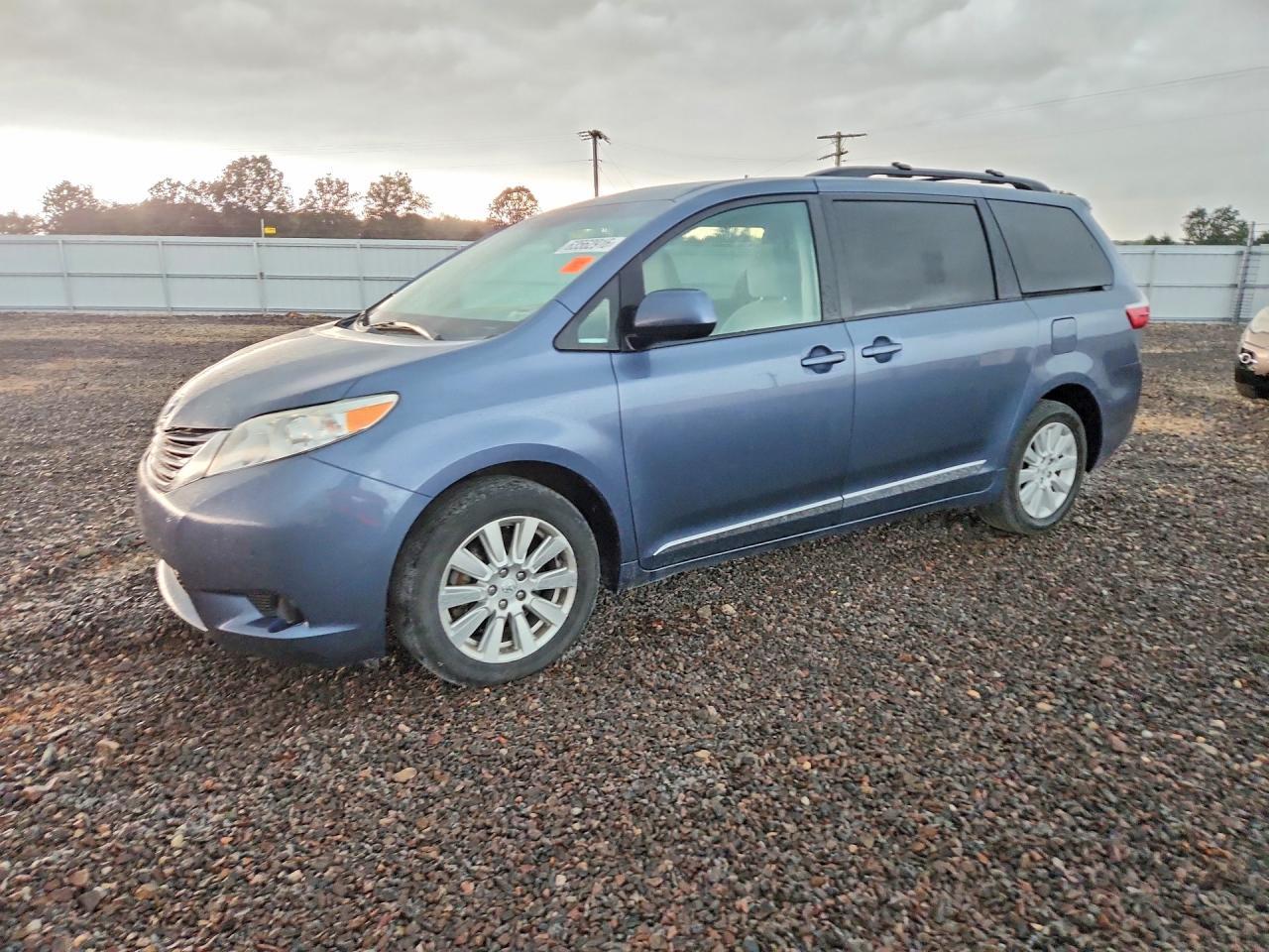 2015 Toyota Sienna Le