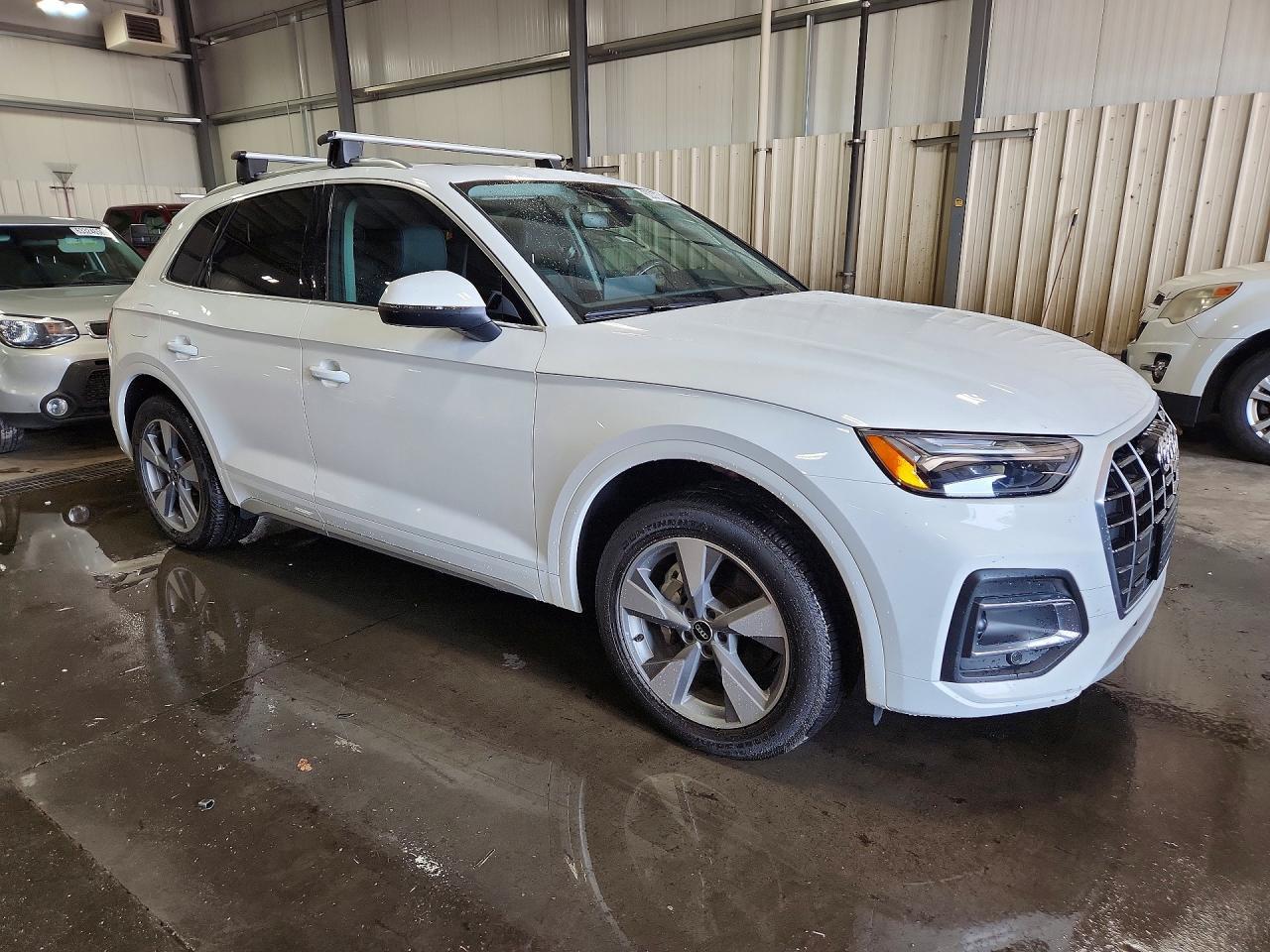 2023 Audi Q5 Premium 40 - Image 4