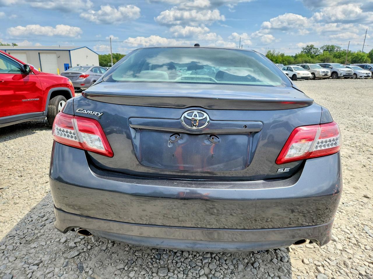 2011 Toyota Camry Se - Image 6