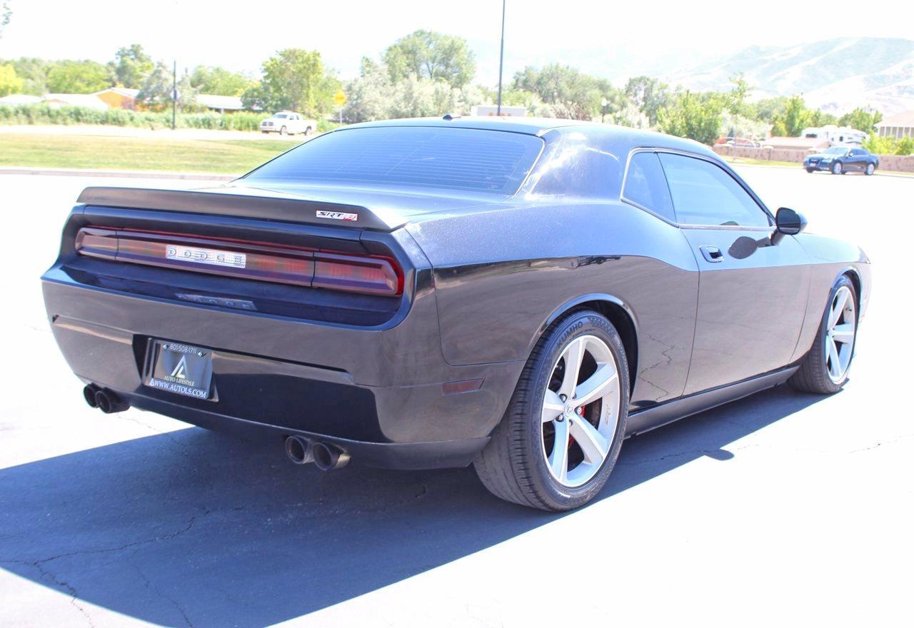 2008 Dodge Challenger Srt-8 - Image 3