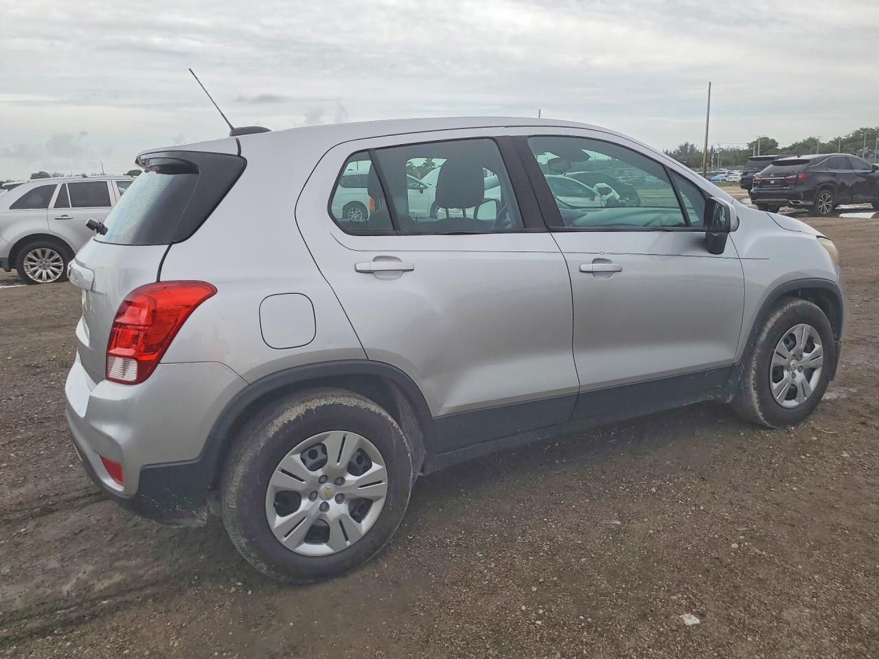 2017 Chevrolet Trax Ls - Фото 3