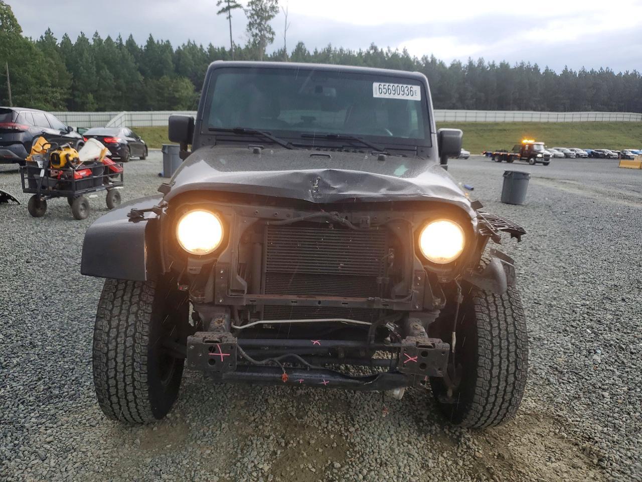 2013 Jeep Wrangler Unlimited Sahara - Фото 5