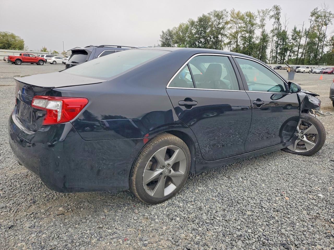 2014 Toyota Camry Se Sport - Image 3