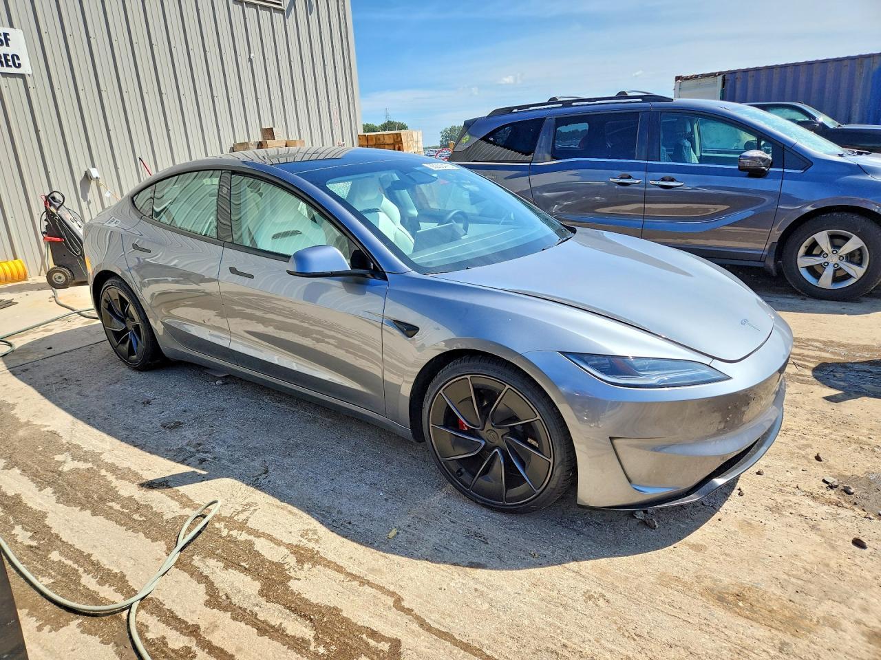 2024 Tesla Model 3 - Фото 4