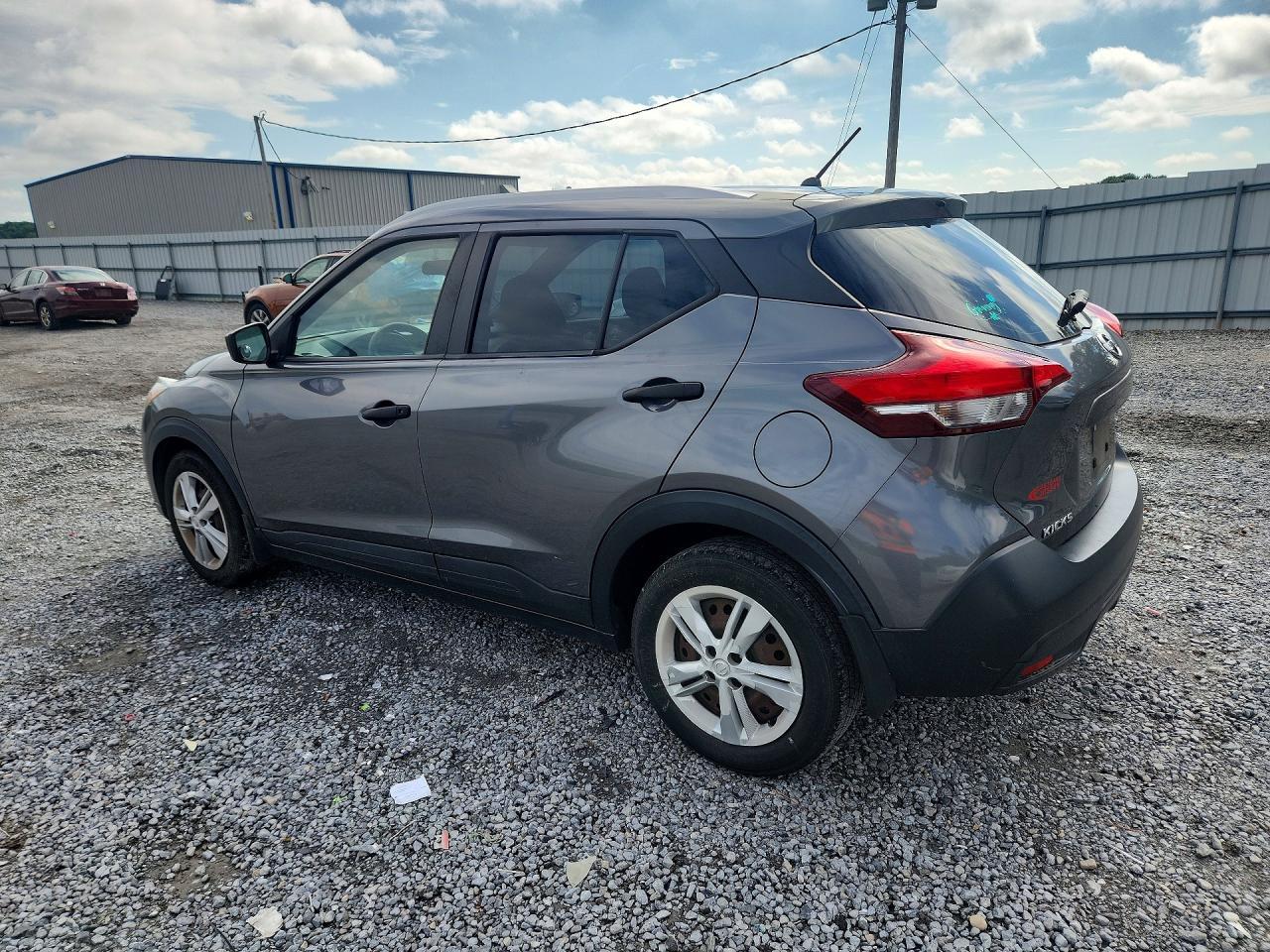 2019 Nissan Kicks S - Фото 2