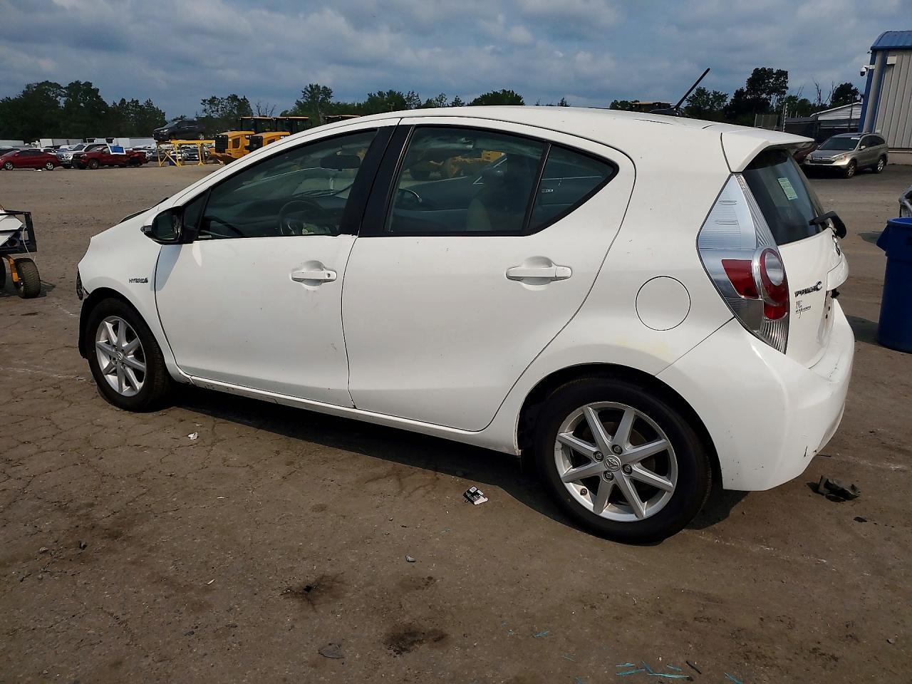 2013 Toyota Prius C Four - Фото 2