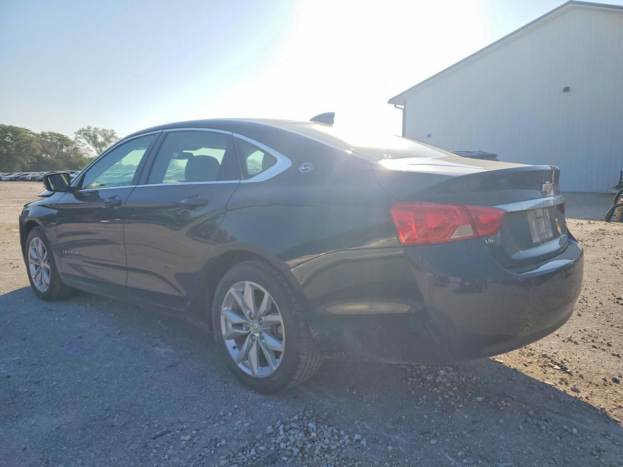 2017 Chevrolet Impala Lt - Image 2