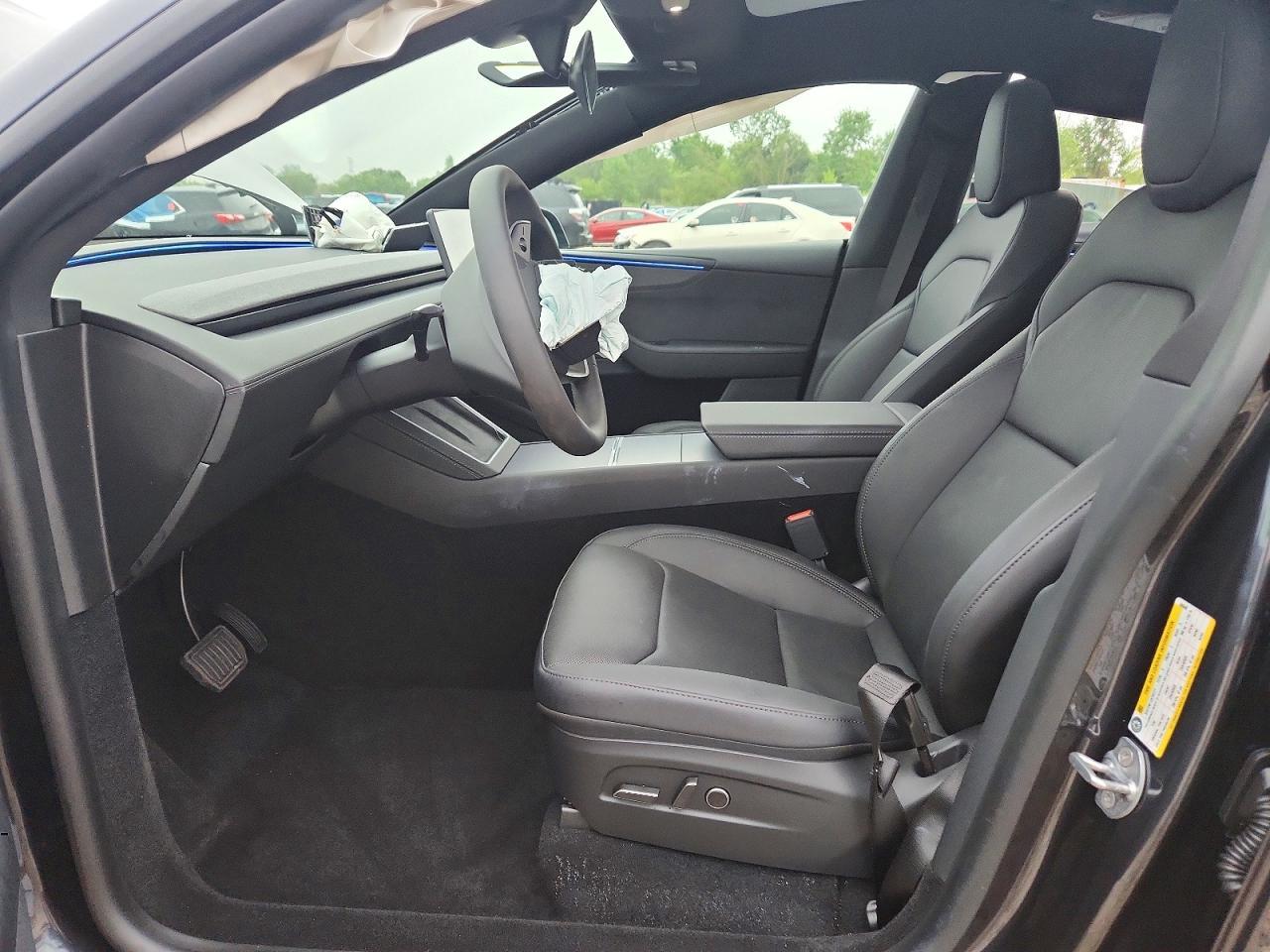 2026 Tesla Model Y - Фото 7