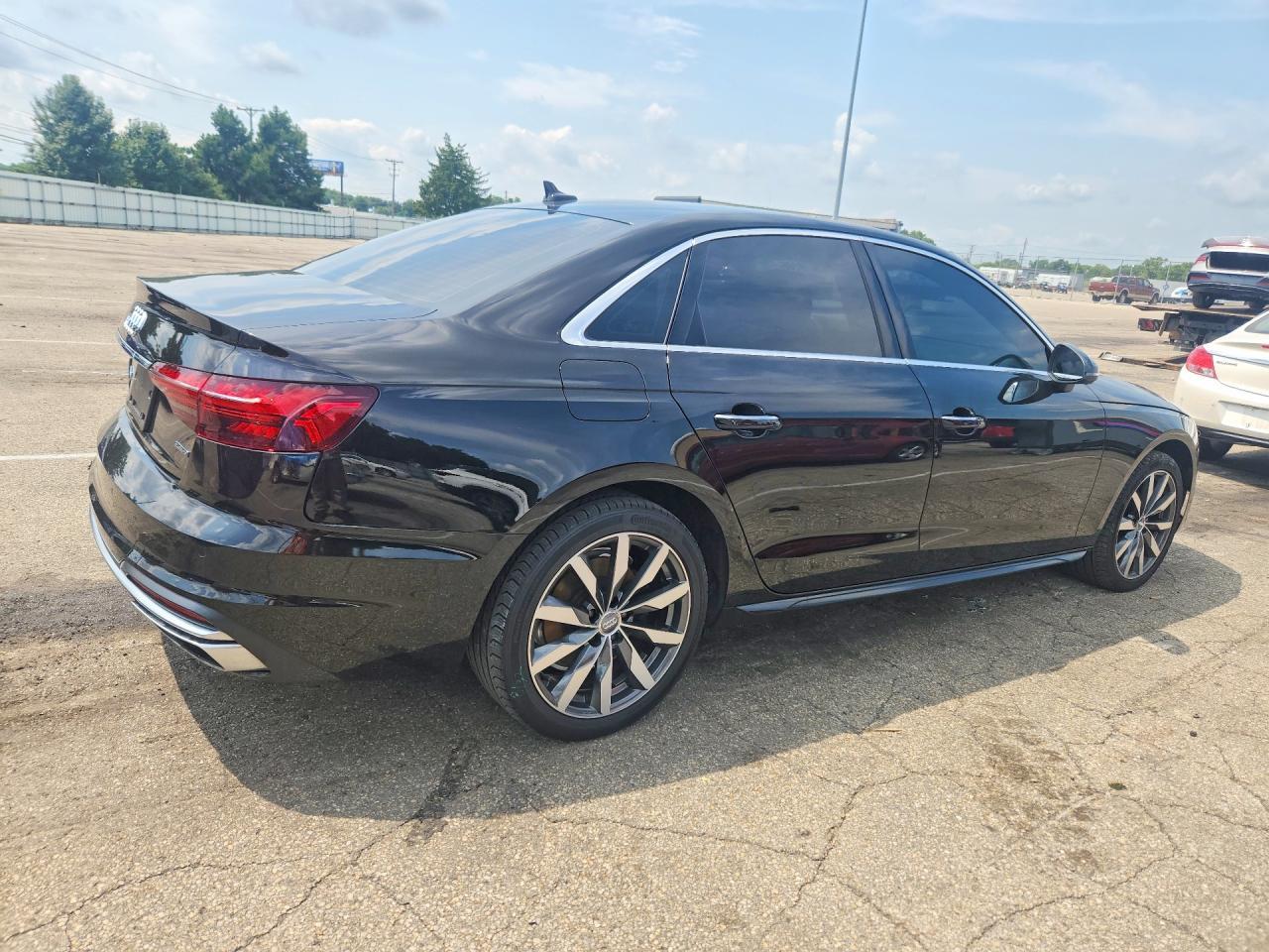 2021 Audi A4 Premium Plus 40 - Фото 3