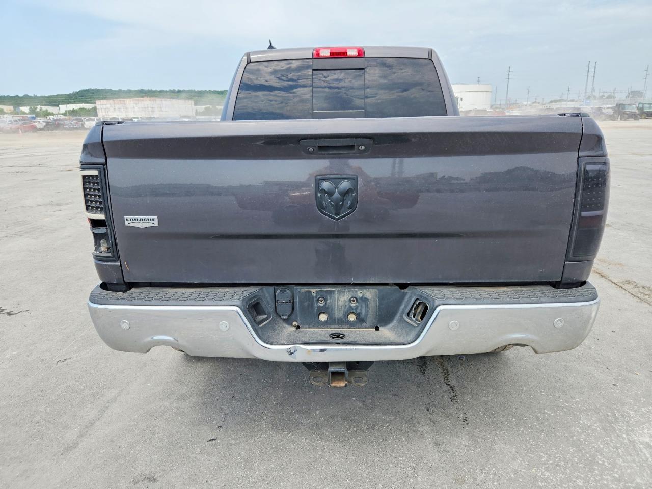 2017 Ram 1500 Laramie - Image 6