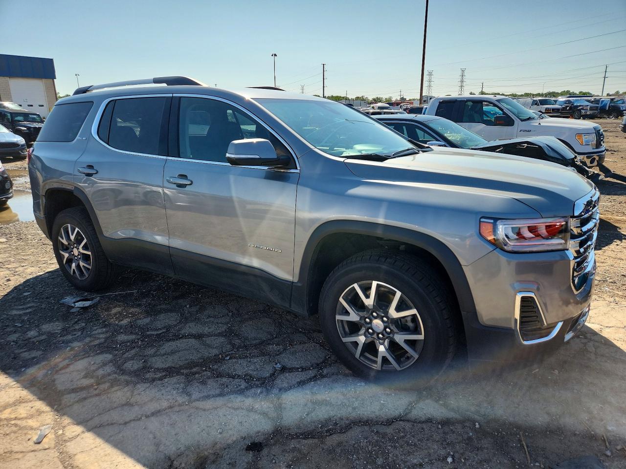 2023 GMC Acadia Sle - Image 4