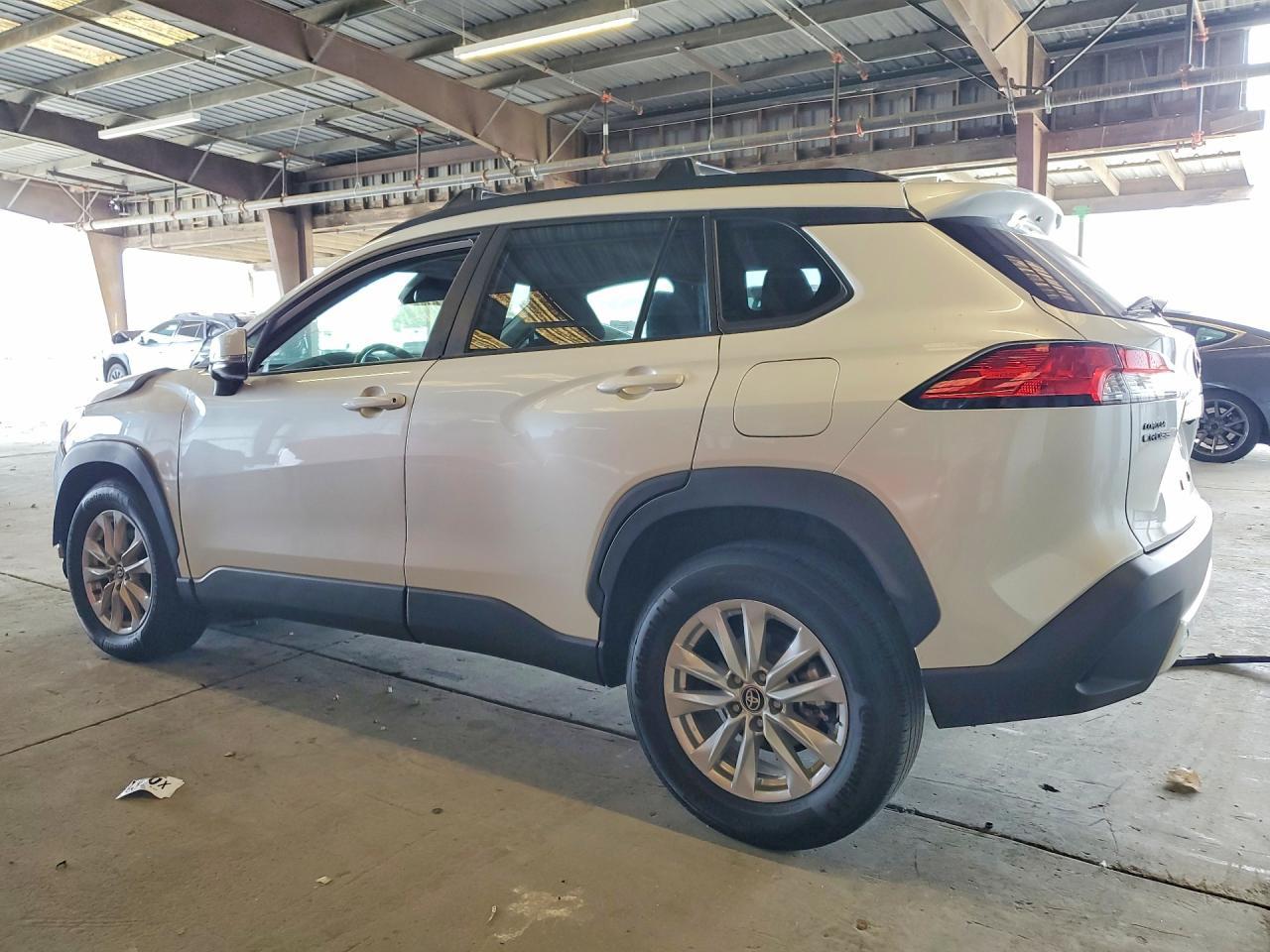2023 Toyota Corolla Cross Le - Image 2