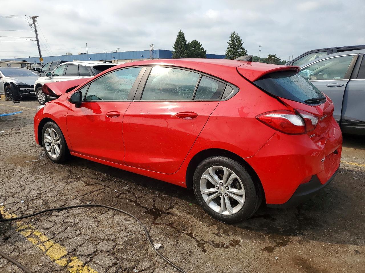 2019 Chevrolet Cruze Ls - Image 2