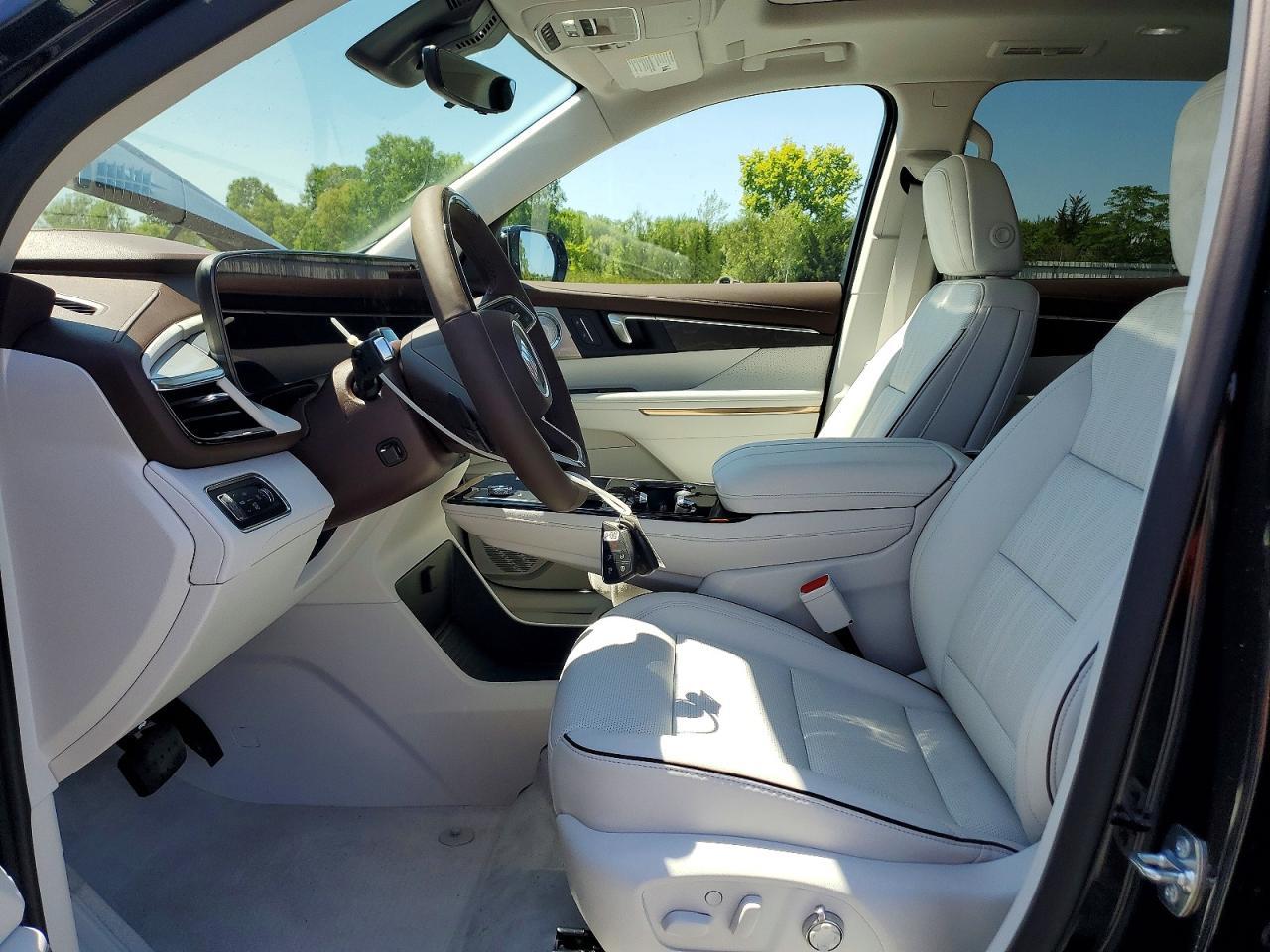 2026 Buick Enclave Avenir - Image 7