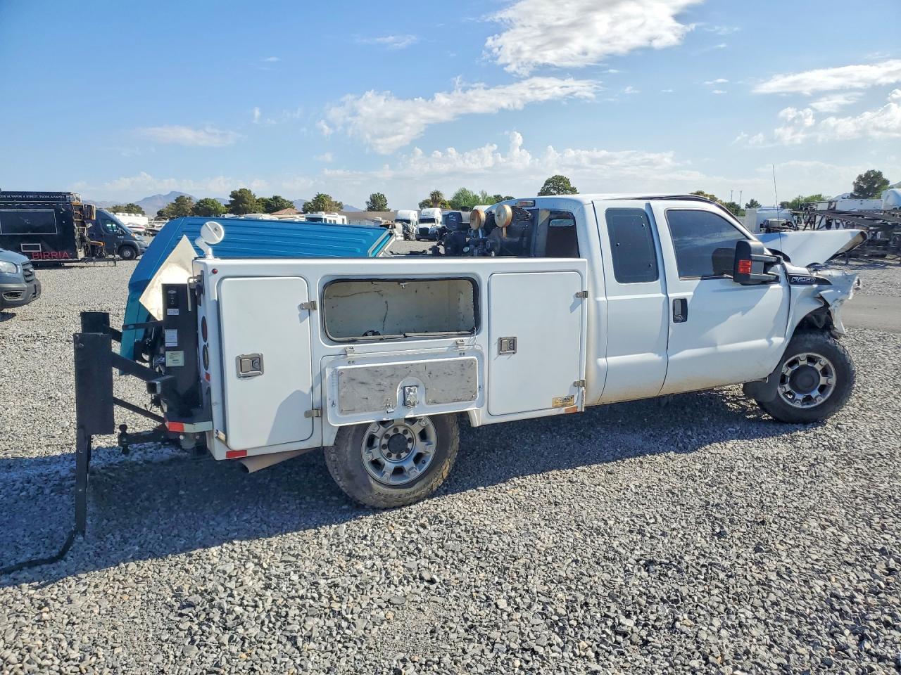 2012 Ford F250 Super Duty Utility - Image 3