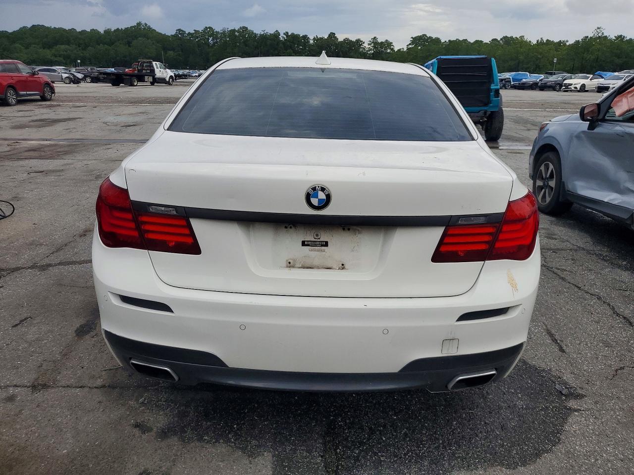 2015 BMW 750 I - Фото 6