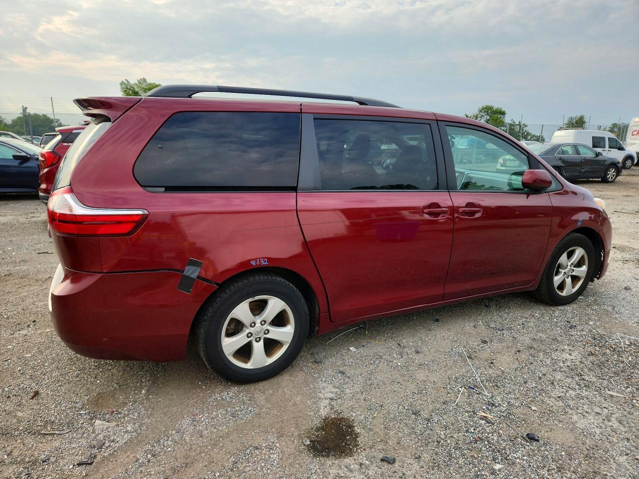 2017 Toyota Sienna Le - Фото 3