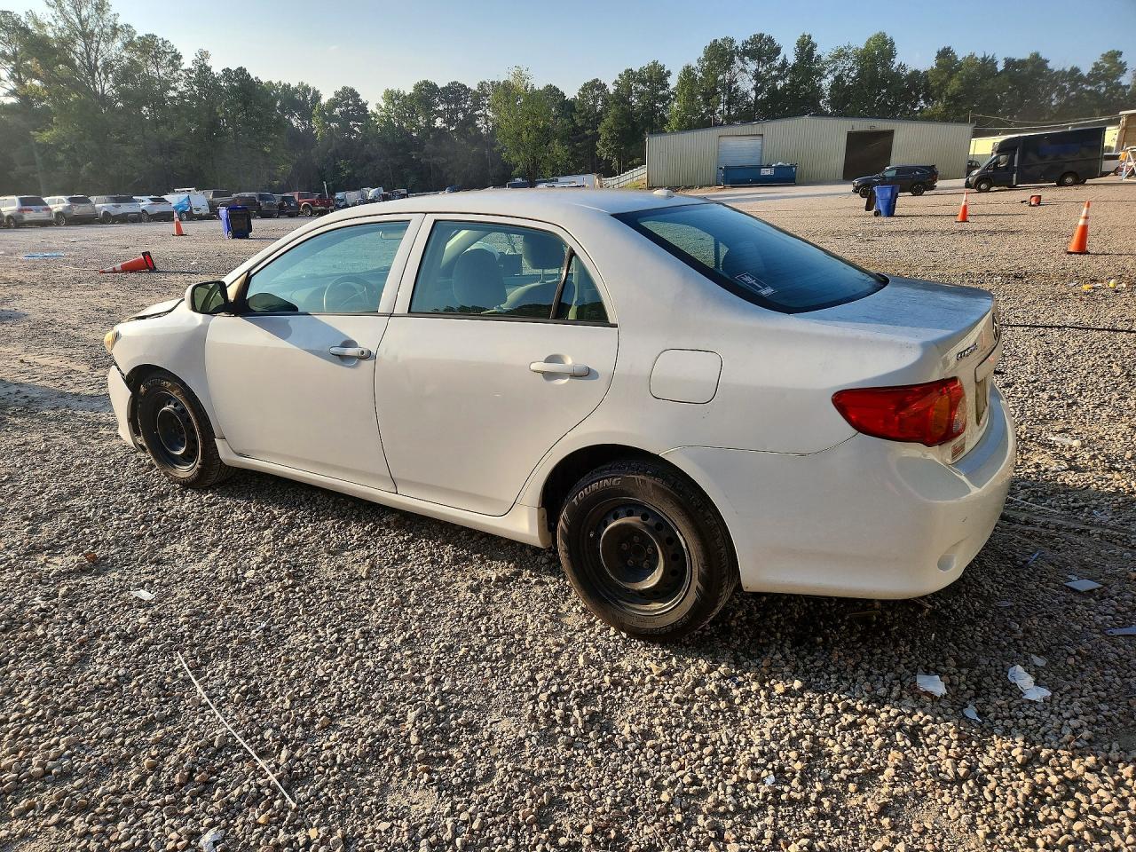 2010 Toyota Corolla Le - Фото 2
