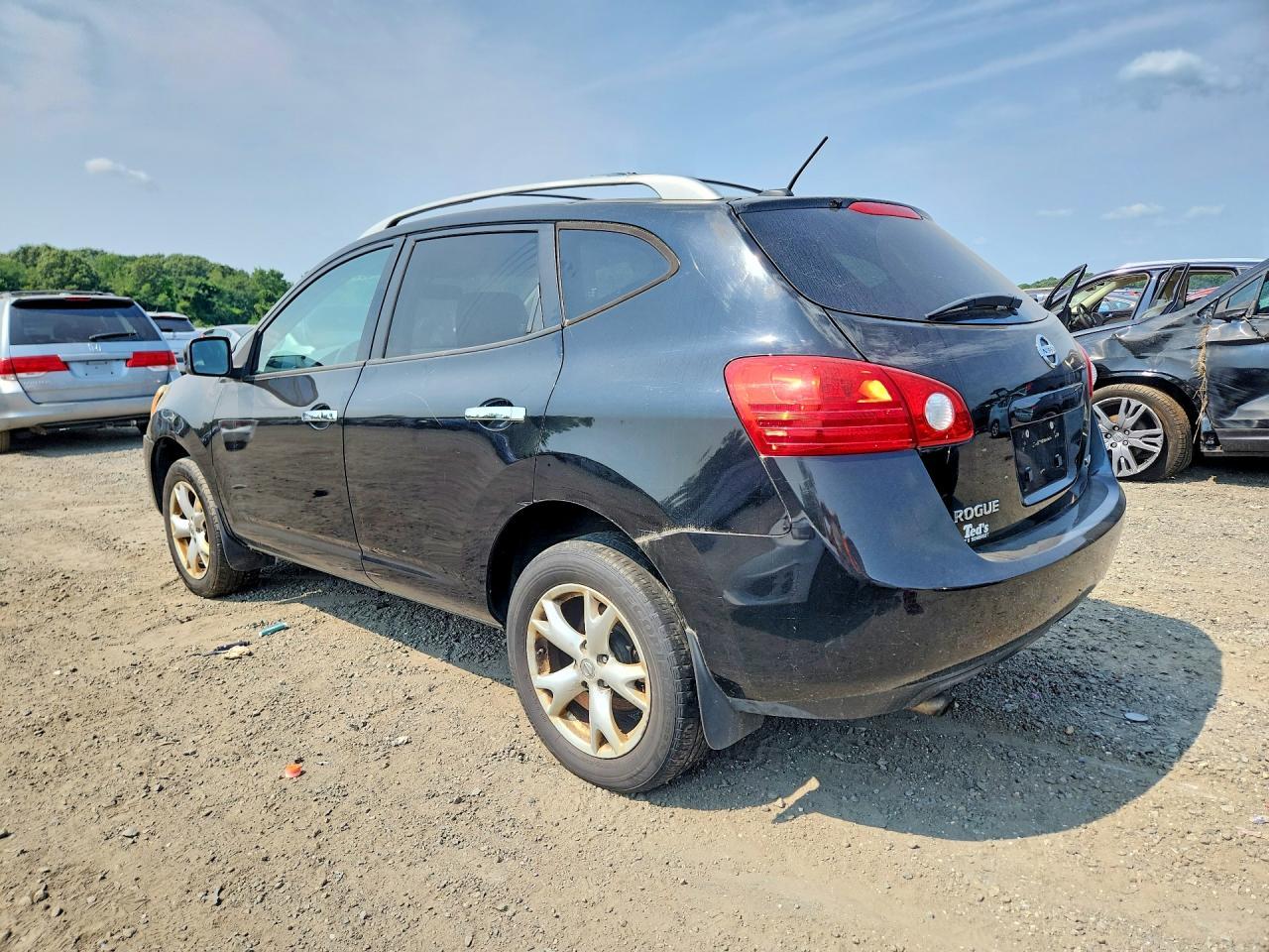 2010 Nissan Rogue S - Фото 2