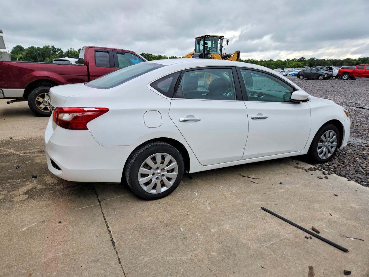2016 Nissan Sentra S - Image 3