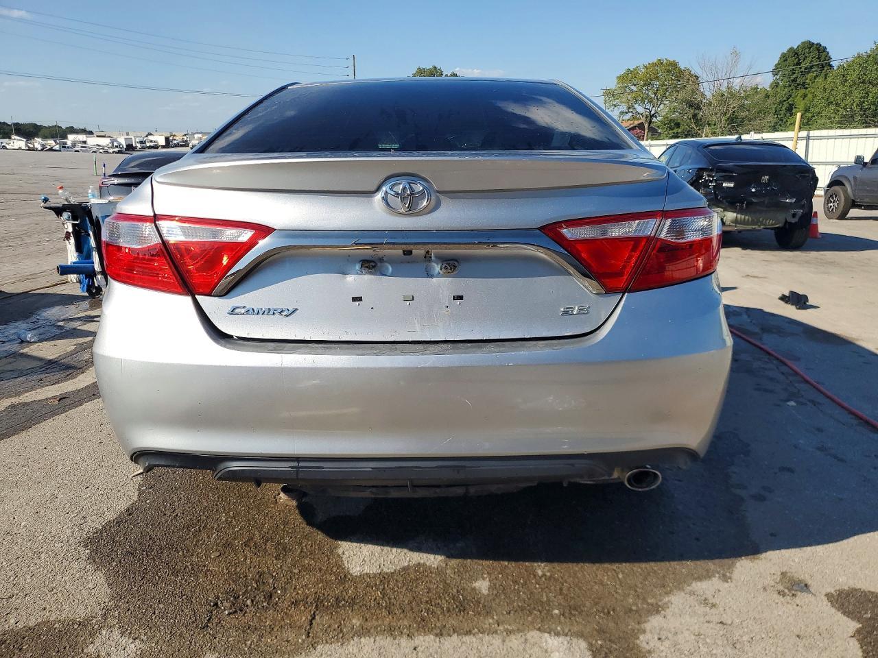 2017 Toyota Camry Se - Image 6
