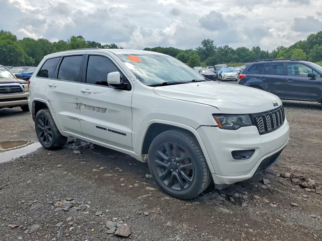 2017 Jeep Grand Cherokee Laredo - Фото 4