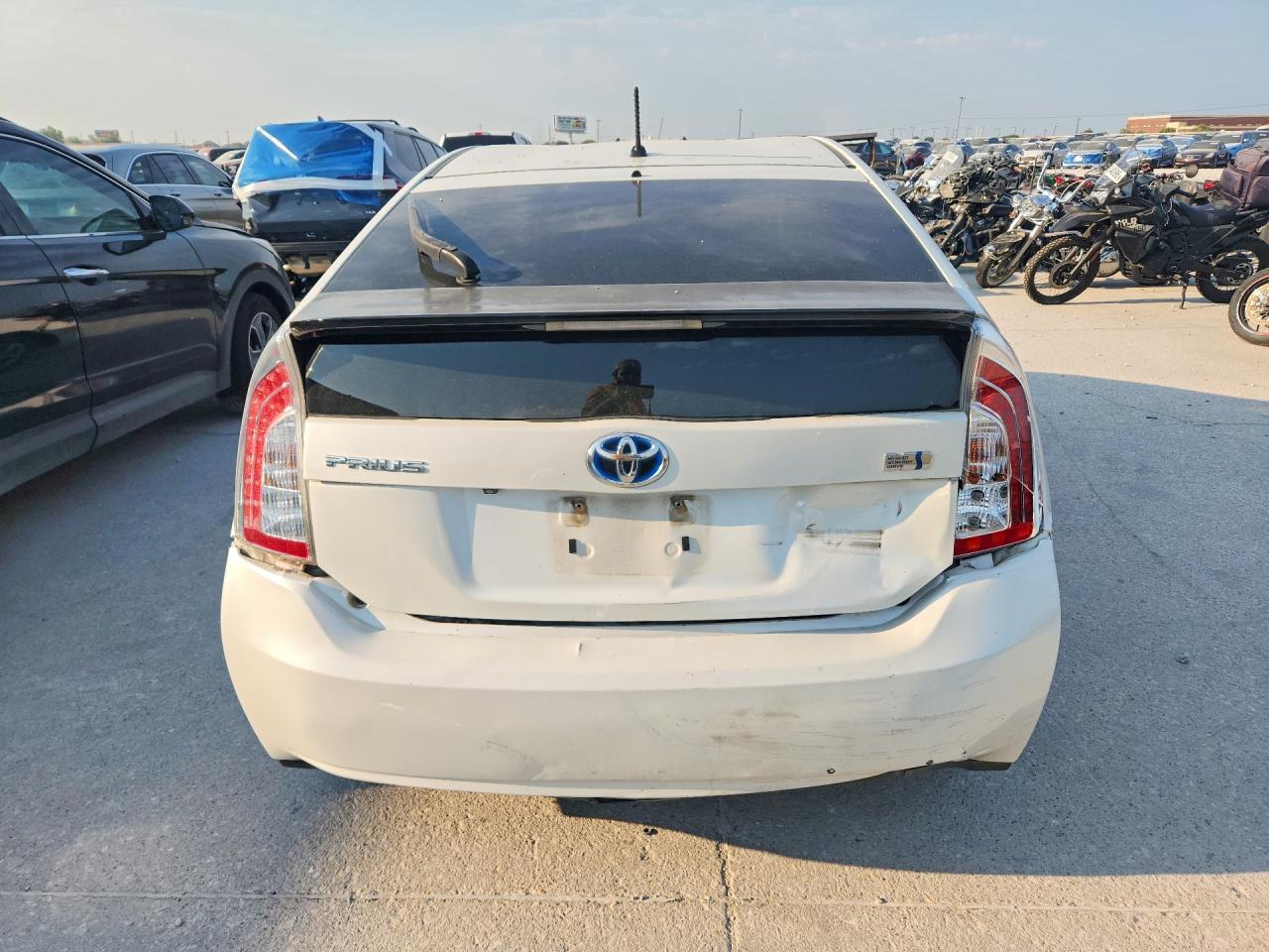 2015 Toyota Prius Two - Фото 6