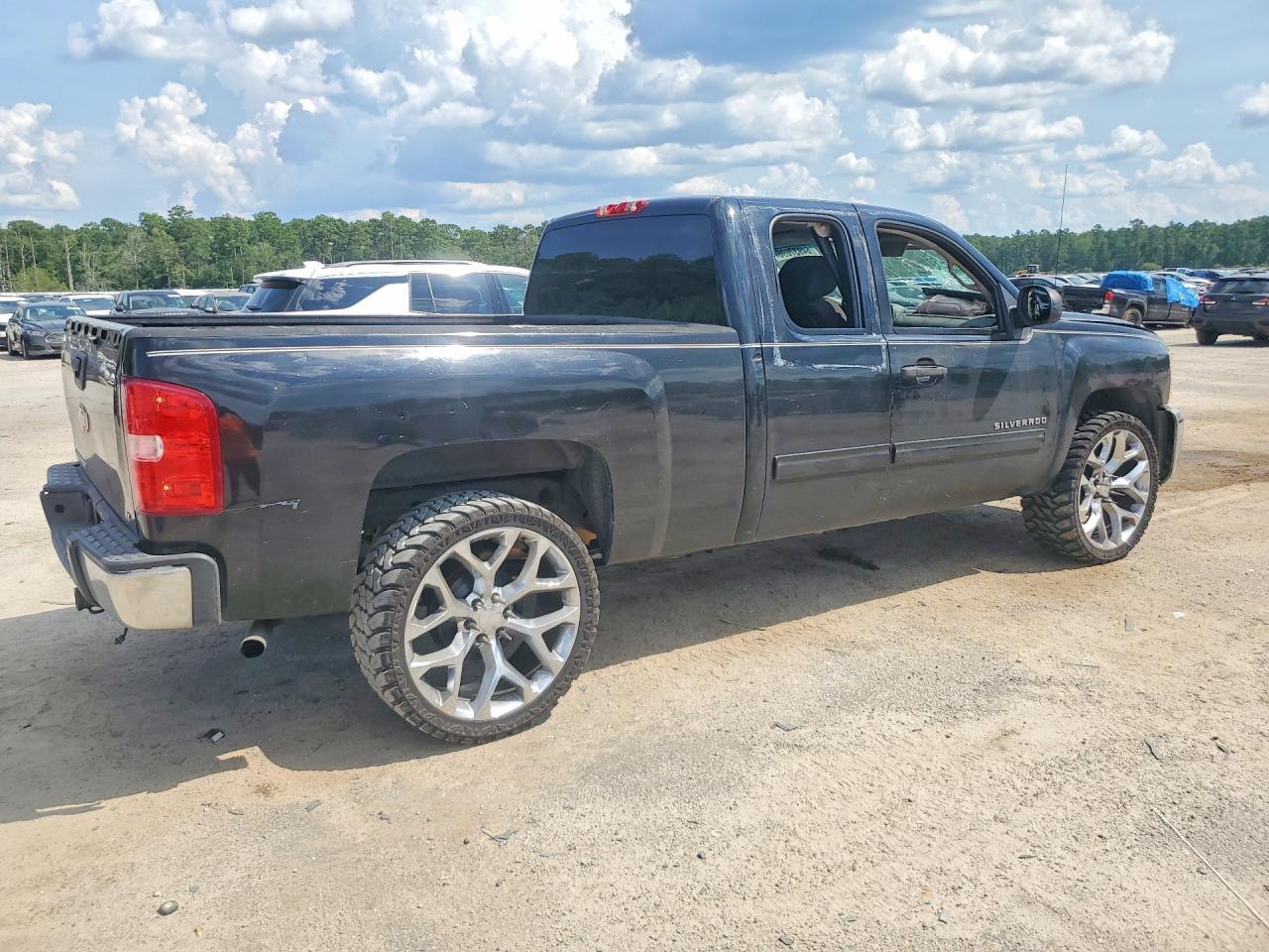 2012 Chevrolet Silverado C1500 Ls - Image 3
