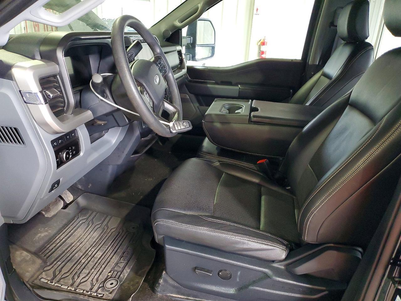 2024 Ford F250 Super - Image 7