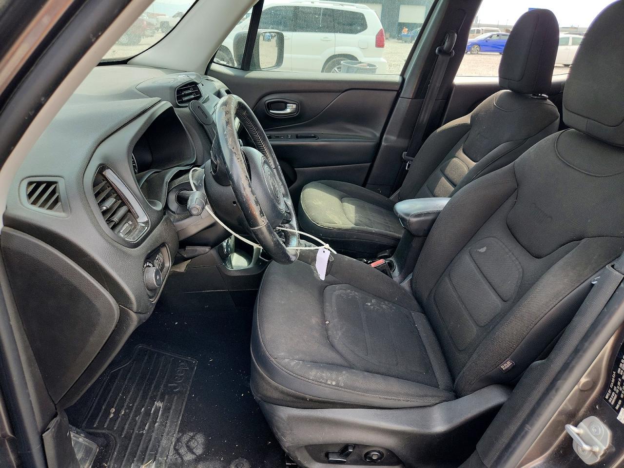 2016 Jeep Renegade Latitude - Image 7