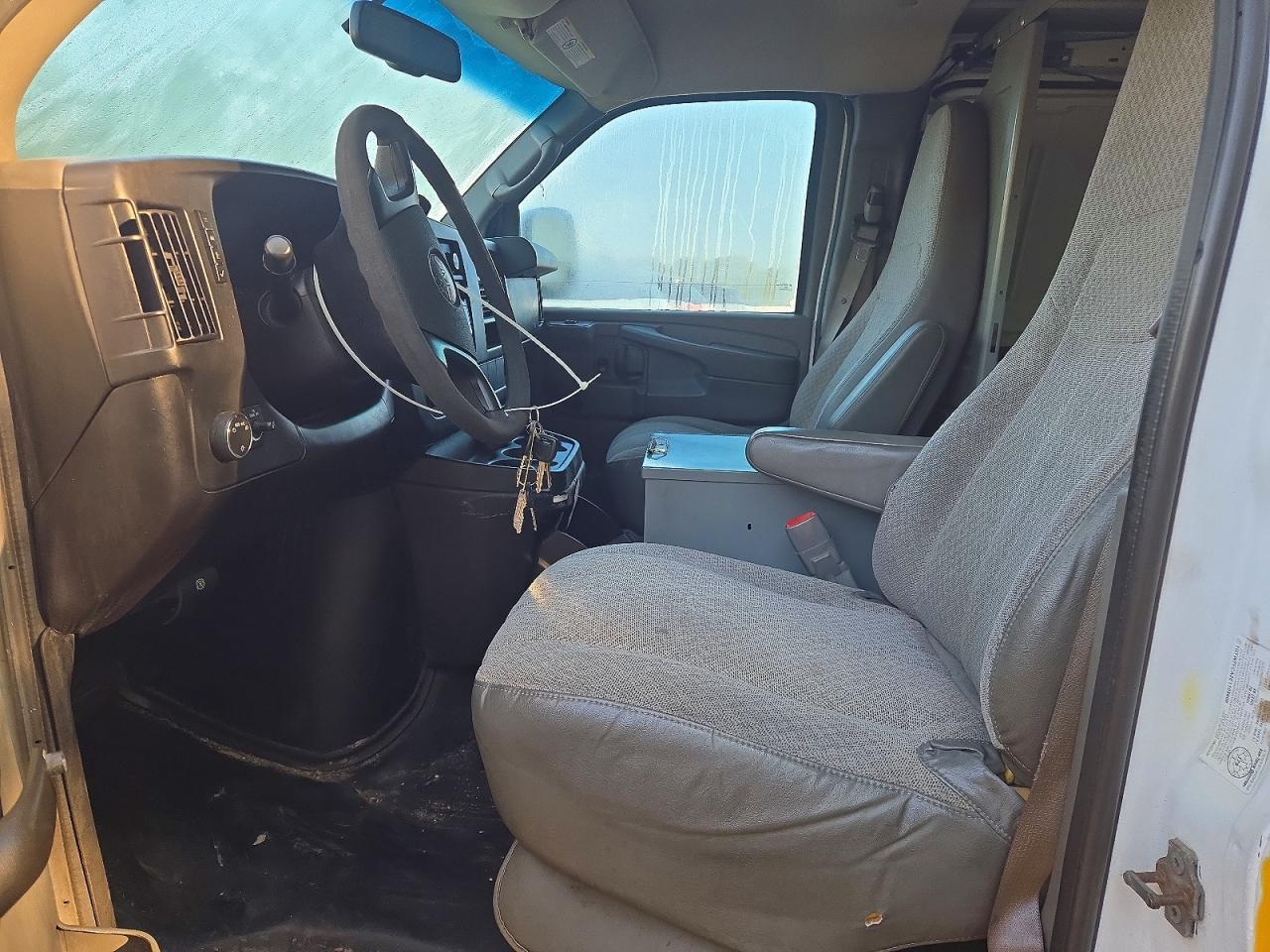 2014 GMC Savana 2500 Cargo Delivery Van - Фото 7