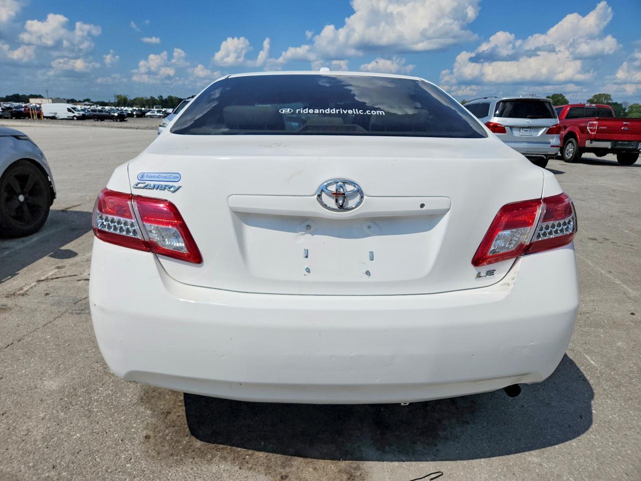 2010 Toyota Camry Le - Image 6